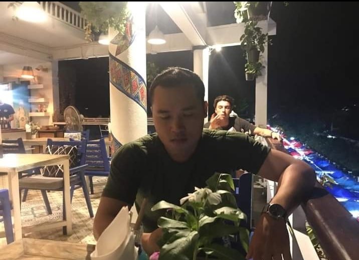 ຜູ້ບ່າວບ້ານນອກ😔😔ໂສດແຕ່ຫຳໃຫຍ່😏
