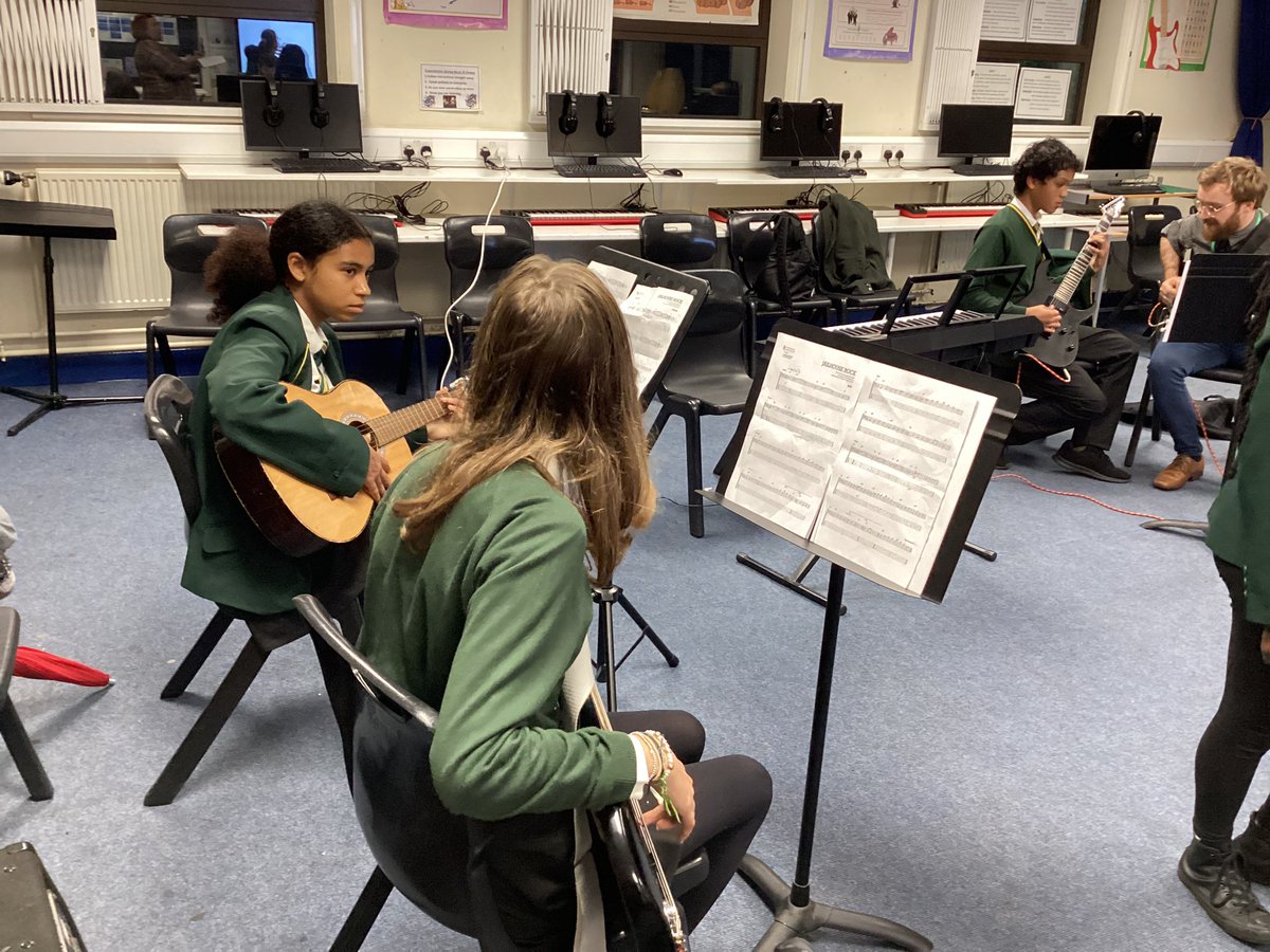 StIlltydsCHS's tweet image. A fantastic performance from our talented musicians and singers at our open evening this evening. #openevening2023