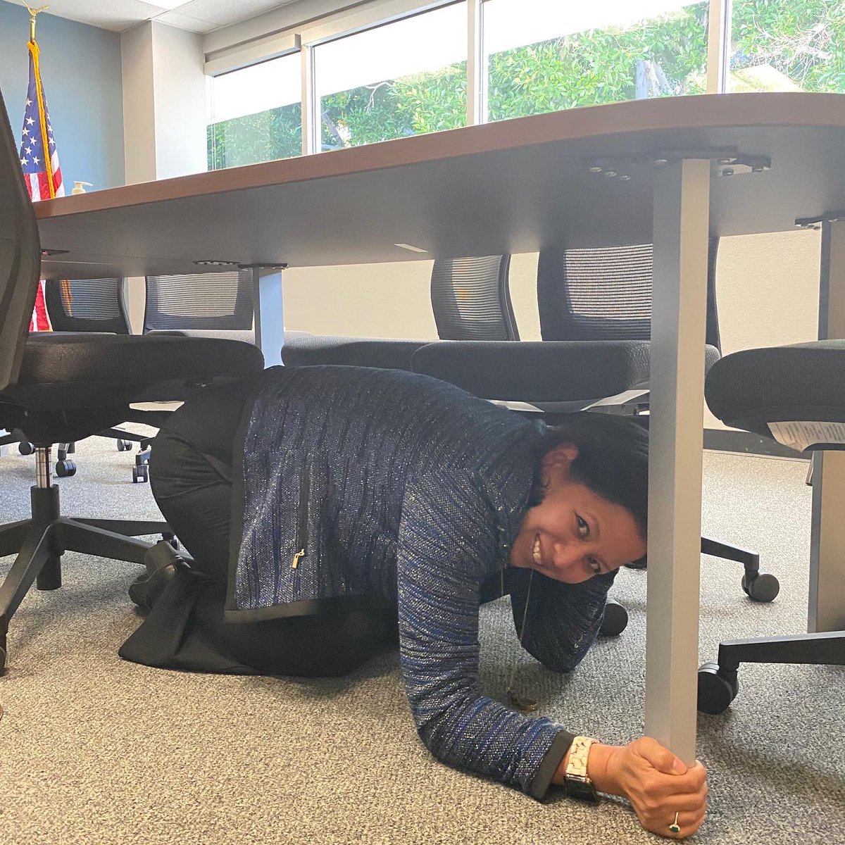 University Police staff participating in the annual #GreatCaliforniaShakeOut. 

Did you know that most earthquake-related injuries and deaths are caused by collapsing walls and roofs, flying glass and falling objects? 

It is important to DROP, take COVER and HOLD ON.