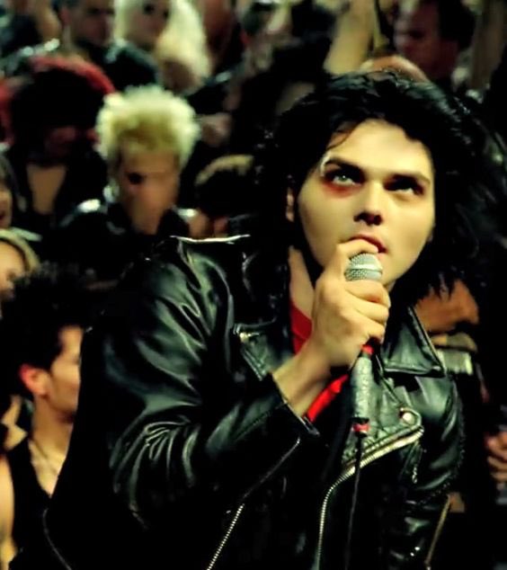 kissofviolence's tweet photo. desolation row gerard i think about u daily u have changed my life https://t.co/DLE9hCle8e