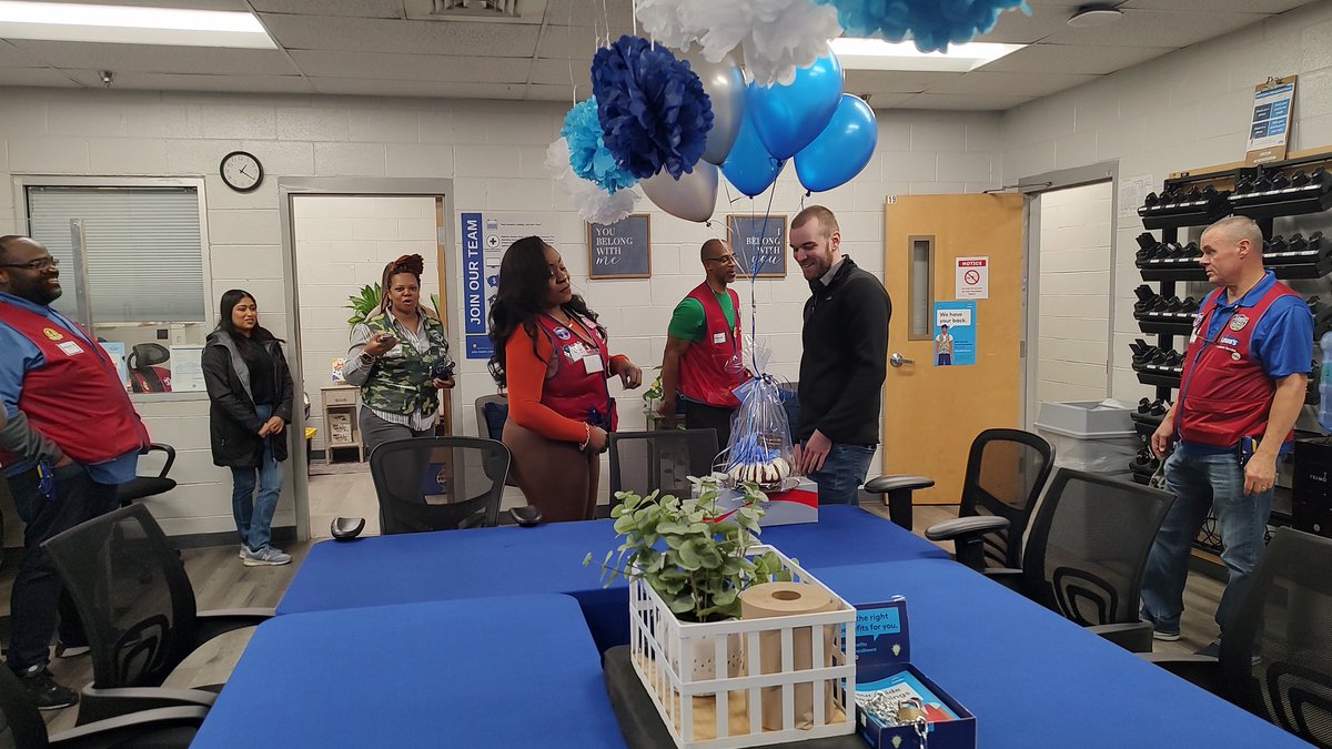 Our Laurel store said goodbye to a family member today. APSM Stratton is remaining with Lowe's, but changing districts. We wish you all the best sir, you will do great things! @BenitoKomadina @KeithRedmiles @catinabutler14 @KSaavedra1188