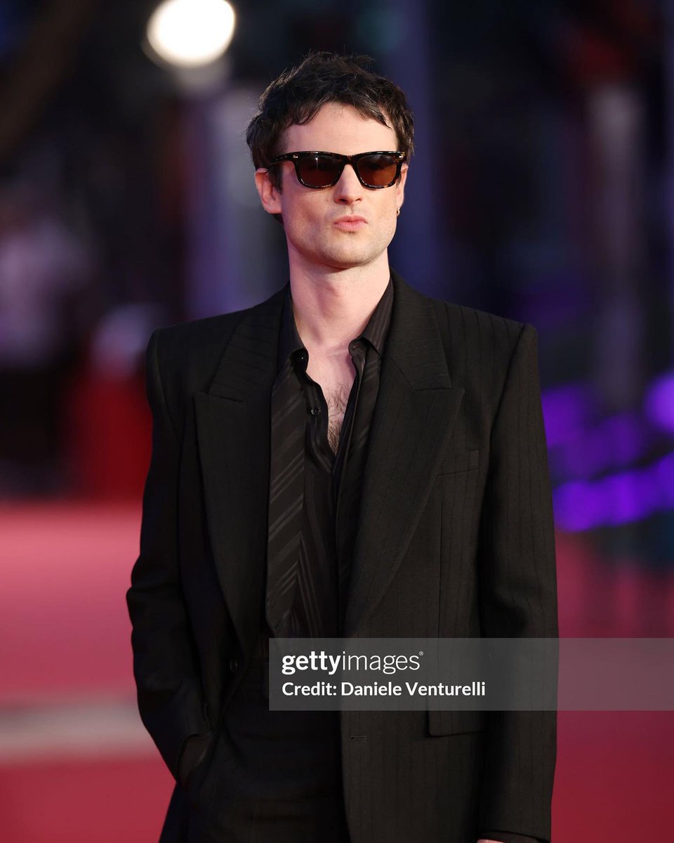 Laurubi030503g3's tweet image. My heart doesn't stop beating when I see these photos of Tom ❤️‍🔥❤️‍🔥🫠🤤🤤🥵🥵  #TomSturridge #TomThursday