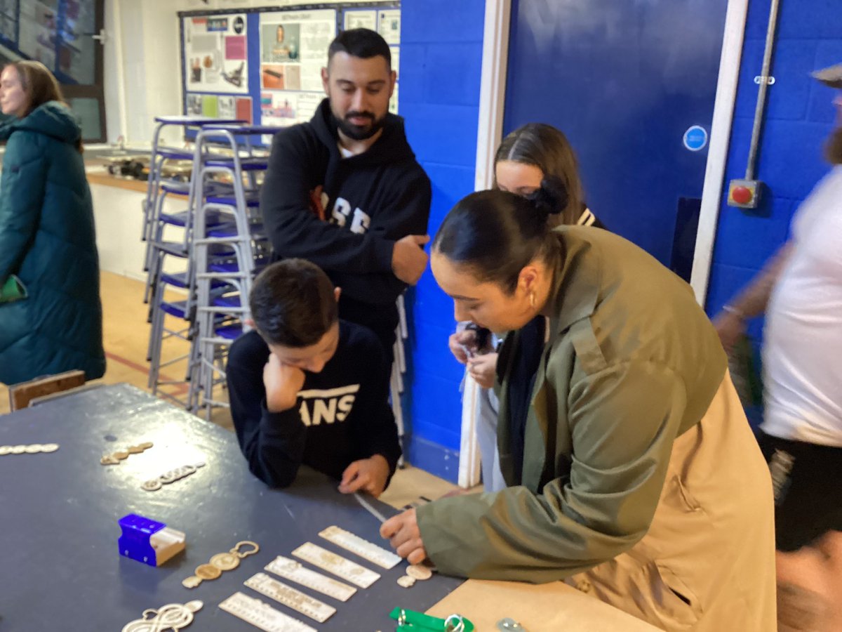 StIlltydsCHS's tweet image. Welcome to our DT department! #openevening2023