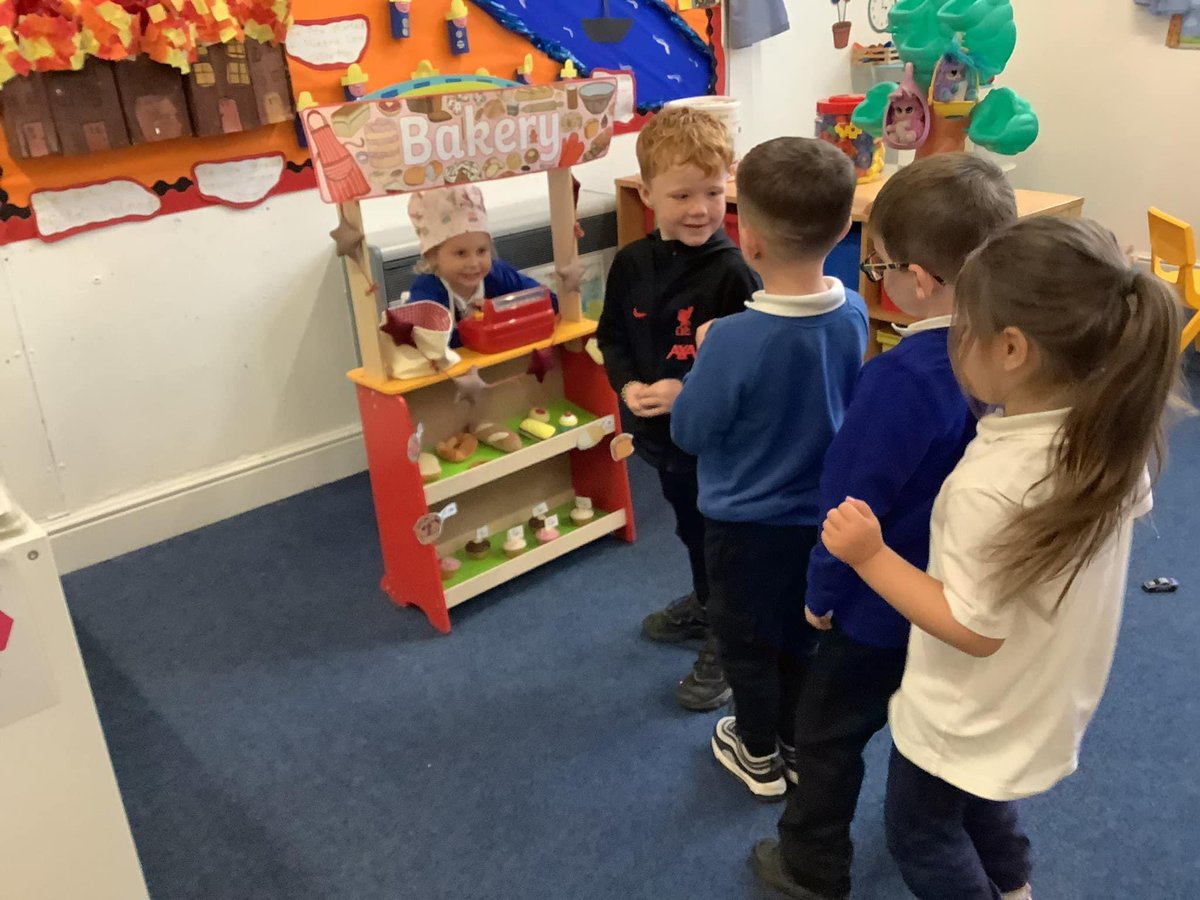 Monktonpriory's tweet photo. After visiting the bakers in Pembroke, Yellow class made their own bakery role play area in their class.
We are practicing using 1p, 2p, 5p and 10p coins to buy our bread.
#authenticlearningexperiences #numeracy @SchoolsPembs @WG_Education #CurriculumForWales 🥯 🥖 🥐 https://t.co/LHYeh3ZnJU