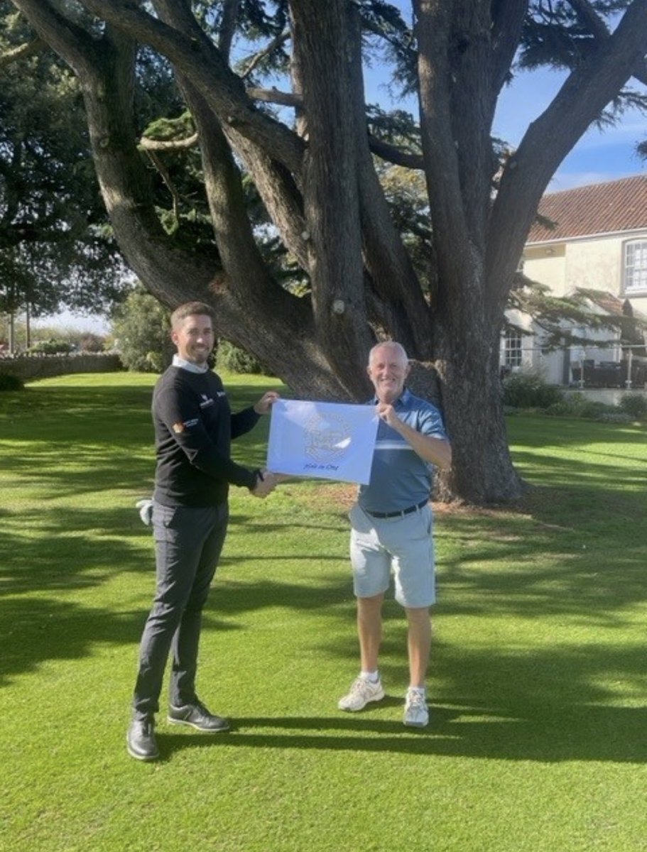 🚨 Hole in One 🚨 Congratulations to Mark Jarrett on his hole in one, while playing the 3rd. Was a slam dunk, didn’t even touch the sides. 👏👏👏👏👏👏⛳️