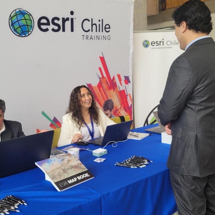Estuvimos presentes en el Simposio "Tecnologías Aerotransportadas para el Desarrollo Nacional", organizado por <a href="/SAF_CL/">Servicio Aerofotogramétrico</a> 💻🤓

¿Te gustaría contar con nosotros para tu próximo evento? No dudes en escribirnos a info@esri.cl 🤗

#esrichile #sig #gis #geografia