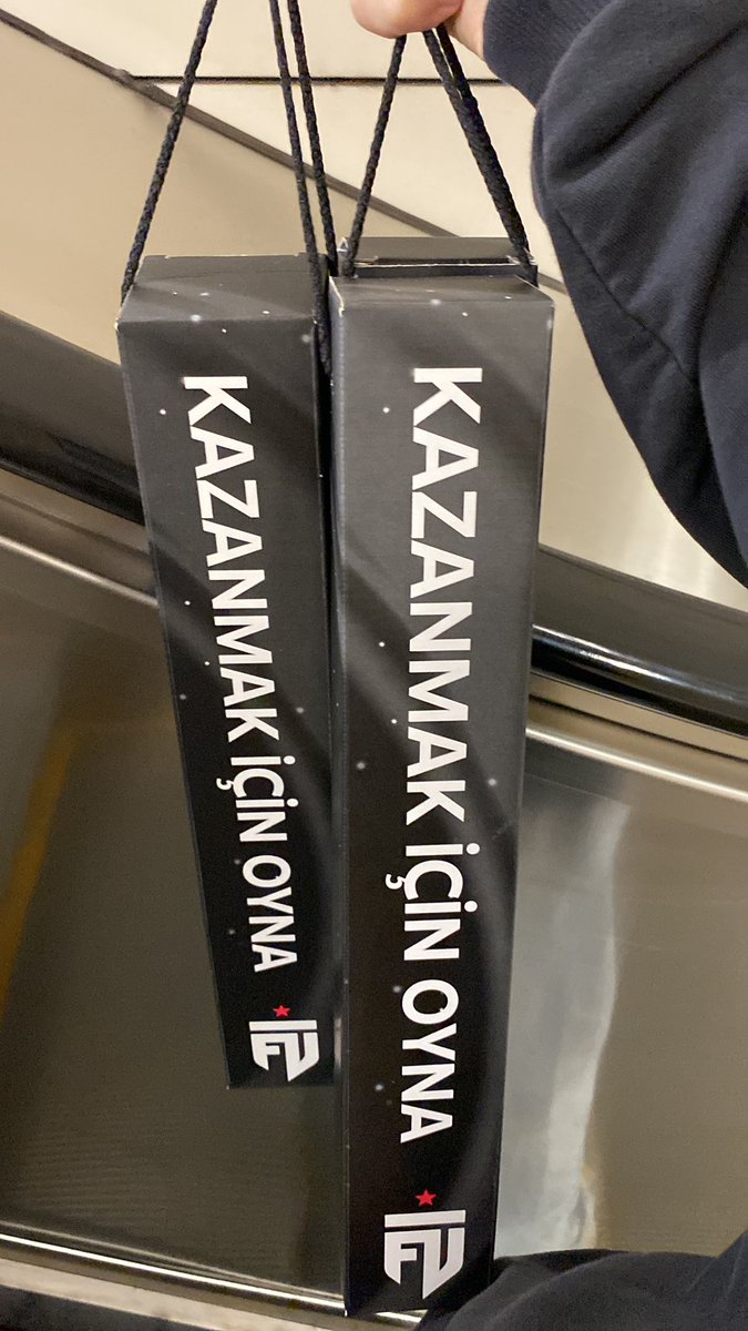 1 tane Fut x Logitech mousepad çekilişi  

Beni takip et 
Bu tweeti rt  yeterli 

( 29 ekimde kazanana elden veririm, şehir dışındayda kargolarım )