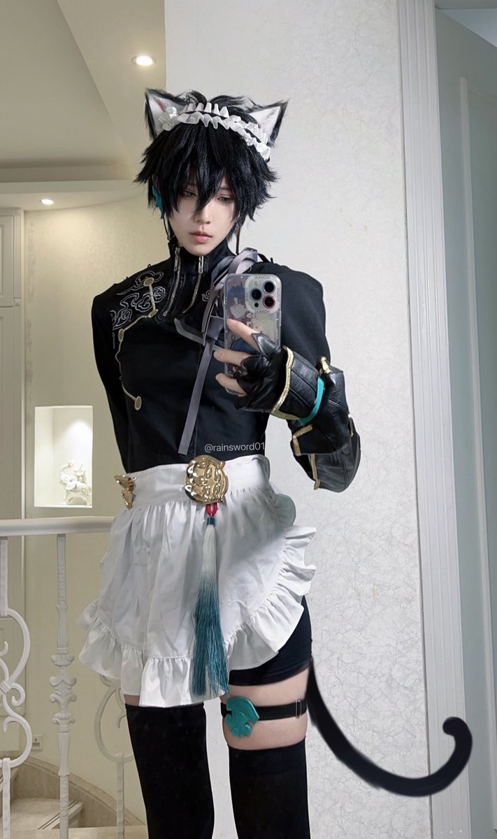 rainsword01's tweet photo. How about this outfit #danheng #HonkaiStarRail #cosplay #renheng https://t.co/WZwJLJo8KD