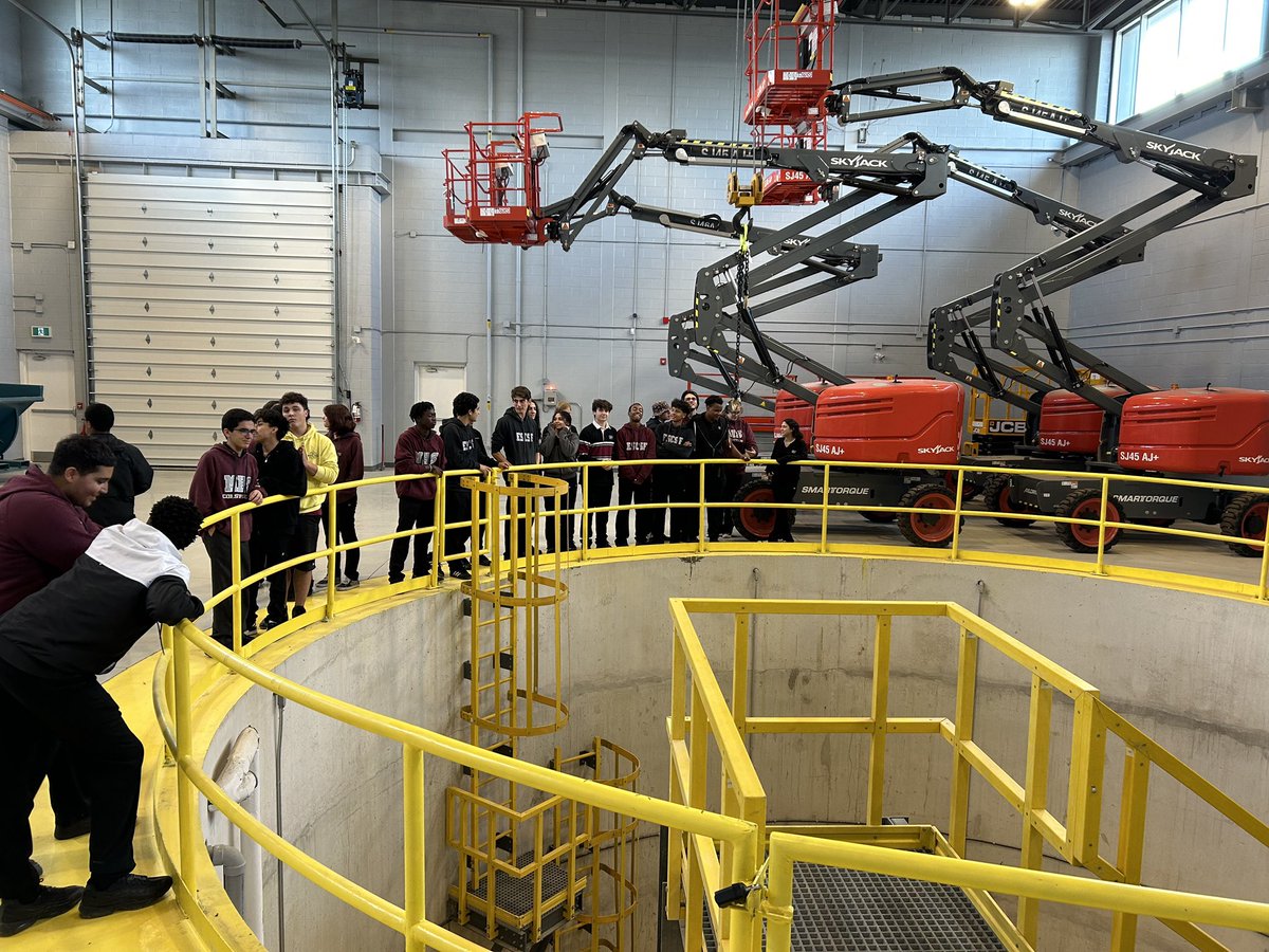 Lors d’une activité d’exploration de carrière, les élèves de <a href="/esc_stefamille/">École secondaire catholique Sainte-Famille</a>  et de <a href="/ESCPPL/">École secondaire catholique Père-Philippe-Lamarche</a>  visitent les lieux de formation LiUNA.