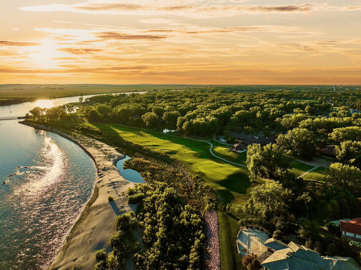 There are not many days left until the sun sets on this year’s golf season, enjoy a couple more rounds before it’s too late!