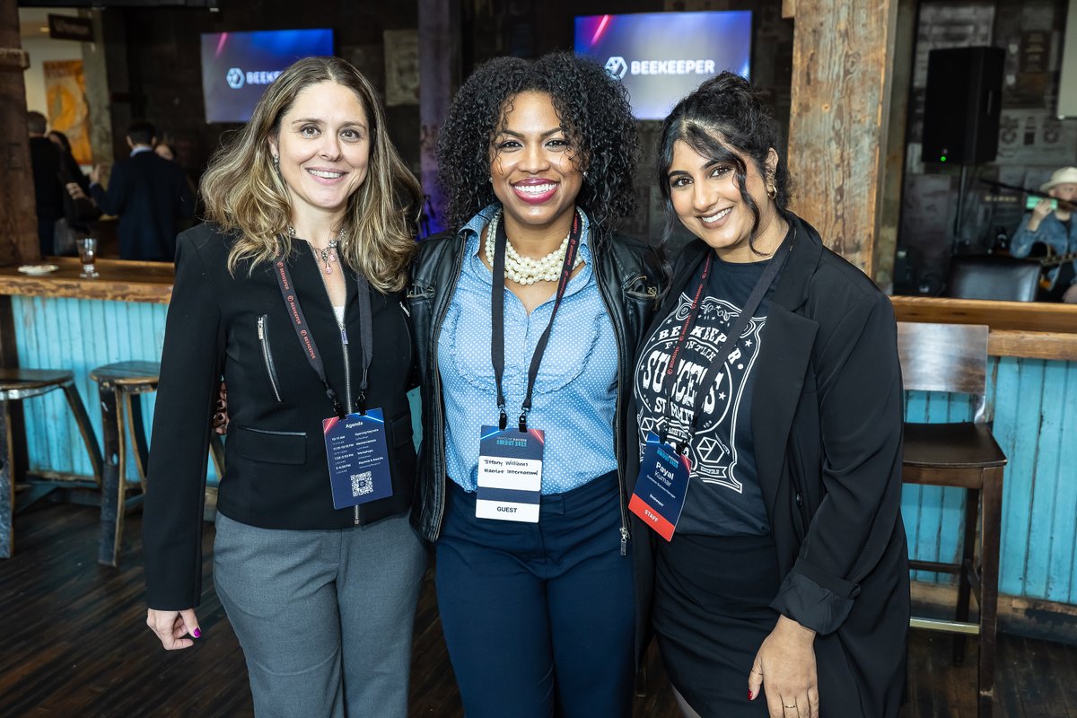 BeekeeperSocial's tweet photo. THANK YOU to everyone who made our 2023 North America Frontline Success Summit an incredible event 🙌🏼 

Stay tuned for our Frontline Hero Award winners and highlights from the Zurich event happening soon 

#fss23
#frontlinesuccesssummit 
#thebeekeepereffect https://t.co/31DW1vRsa0