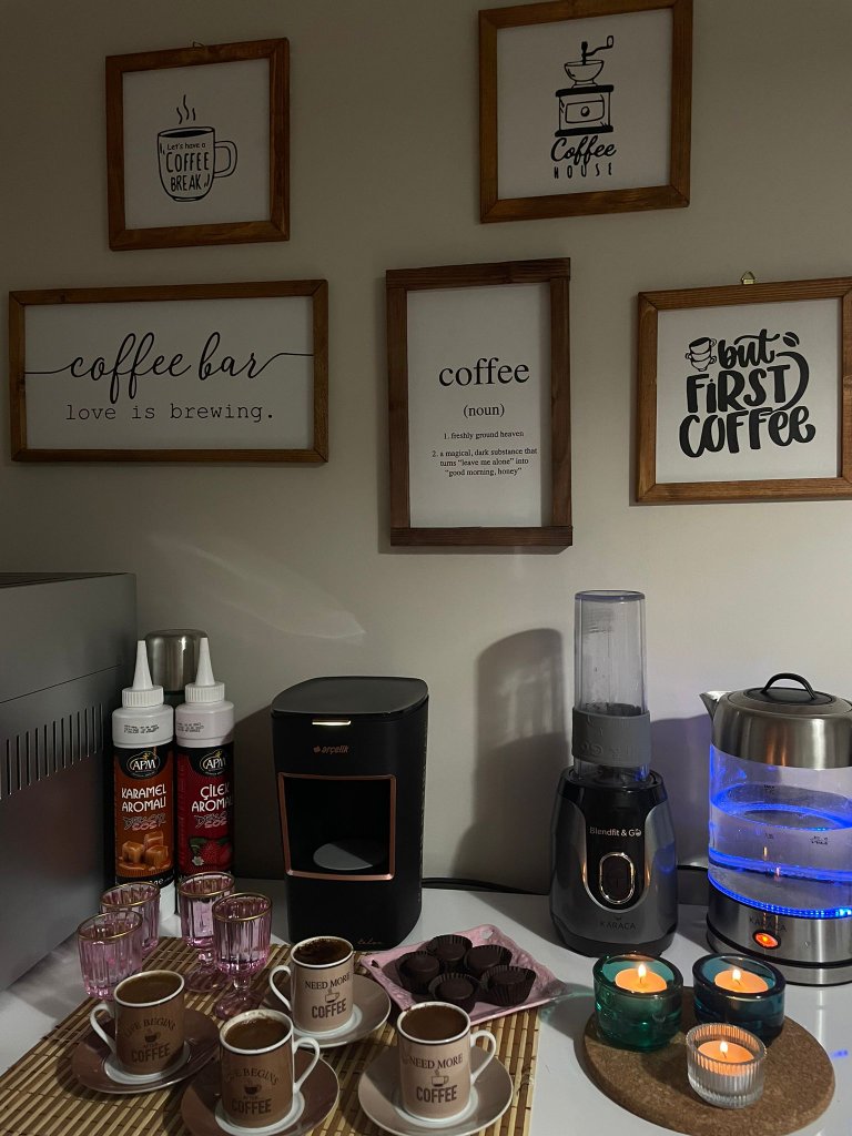 AlpEssra's tweet image. With my fam 🤎 
#coffeecorner  #coffeebar