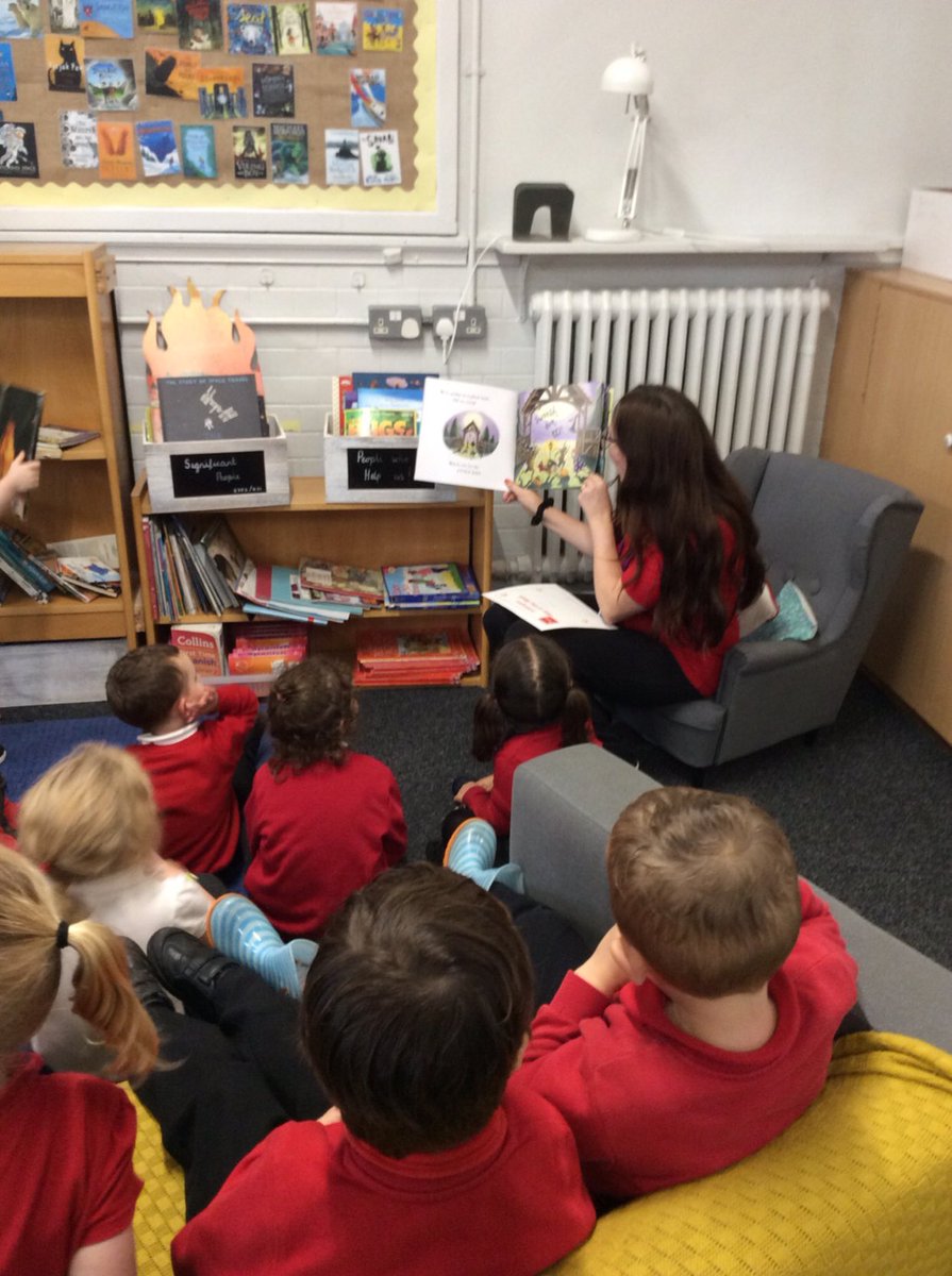 MrsC_017's tweet photo. Jubbergate love books! ๐Every Friday, we visit the school library to listen to stories and explore books. #HRReading #WeAreReaders @HaxbyRoad https://t.co/N5wRyjb6uG