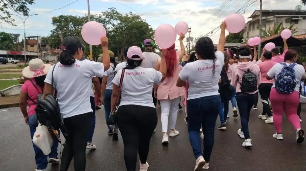 Fundacite_Amaz's tweet photo. #19Oct | Fundacite presente en la caminata rosa, en conmemoración al día de la lucha contra el cáncer de mama con el lema: "Por tí, por mi, por todas"
En conjunto con el @MinMujerVe e institutos autónomos, desde la plazoleta Yo Amo Amazonas hasta el Paseo #Atures https://t.co/URhnMmnyiH