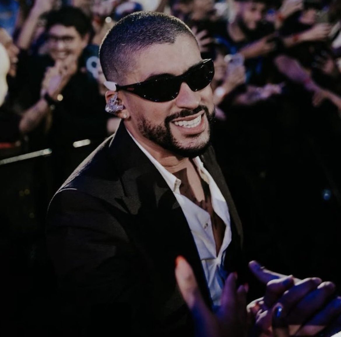soyclubi's tweet photo. 🚨 “NADIE SABE LO QUE VA A PASAR MAÑANA” de Bad Bunny ha superado las 1.000.000.000 reproducciones en Spotify 🔥 https://t.co/RHACTZDh7Q