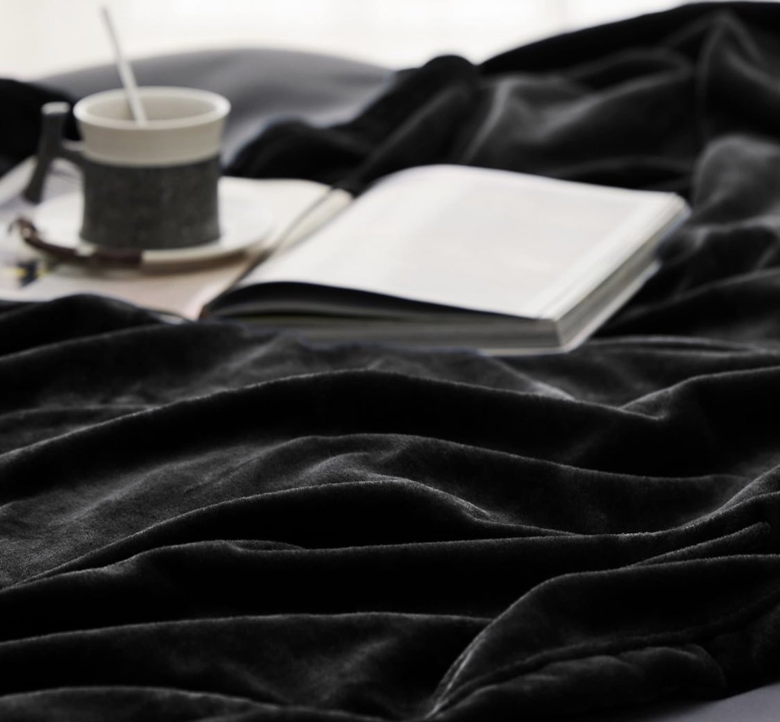 shavi4150's tweet image. Bedsure Fleece Blankets King Size Black - Bed Blanket Soft Lightweight Plush Cozy Fuzzy Luxury Microfiber, 108x90 inches. Click below to know more;

amzn.to/46Nzhwu

#FleeceBlankets #BedBlankets #LightweightBlankets #LuxuryBlankets #FuzzyBlankets #CozyBlankets