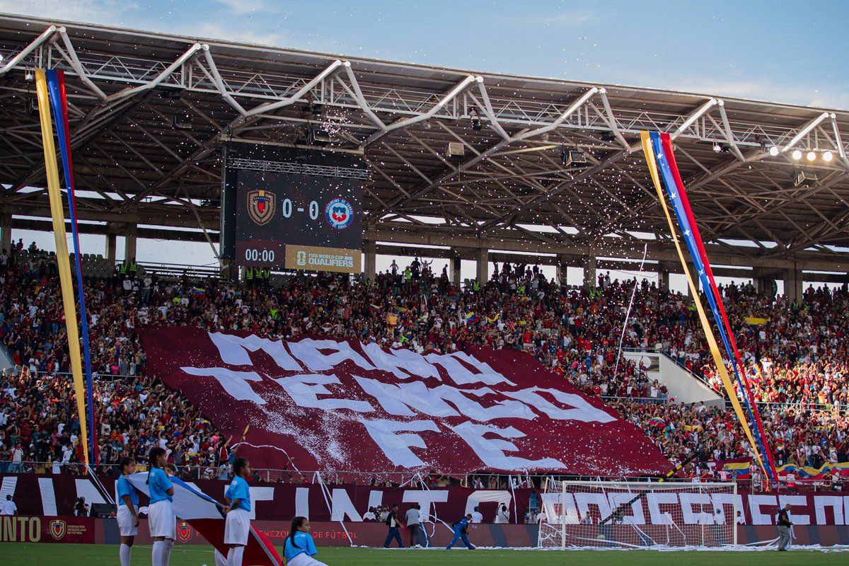 SeleVinotinto's tweet photo. 𝐆𝐄𝐒𝐓𝐎𝐒 𝐃𝐄 𝐅𝐄 🙏🏼

Se juega desde antes del pitazo. Se lleva en el alma ❤️

𝑼𝒔𝒕𝒆𝒅𝒆𝒔, 𝒔𝒊𝒆𝒎𝒑𝒓𝒆 🫂

#SiempreVinotinto 🇻🇪 https://t.co/F7XNe0NkjS