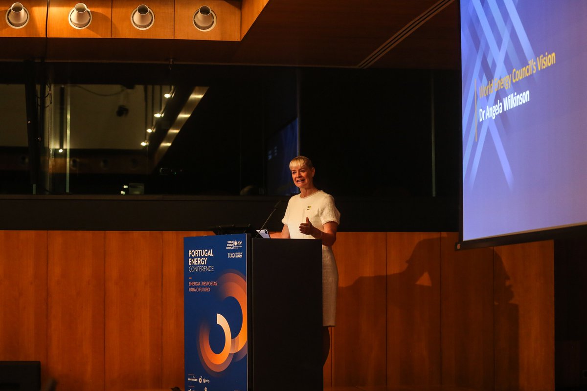 O principal desafio [para alcançar net zero] é alterar o centro do debate , envolvendo pessoas e comunidades capazes de mobilizar os seus decisores, para avançarmos de forma rápida e justa .» Angela Wilkinson, CEO, <a href="/WECouncil/">World Energy Council</a> 

Declarações 👉lnkd.in/dJQ9fzA7

<a href="/FEL_PT/">Future Energy Leaders Portugal</a>