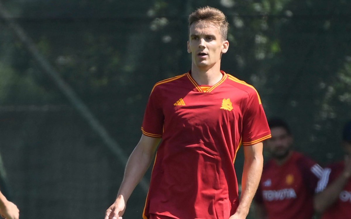 DiMarzio's tweet image. #Roma, buone notizie per #Mourinho: Diego #Llorente è tornato in gruppo👉 shorturl.at/hknpw