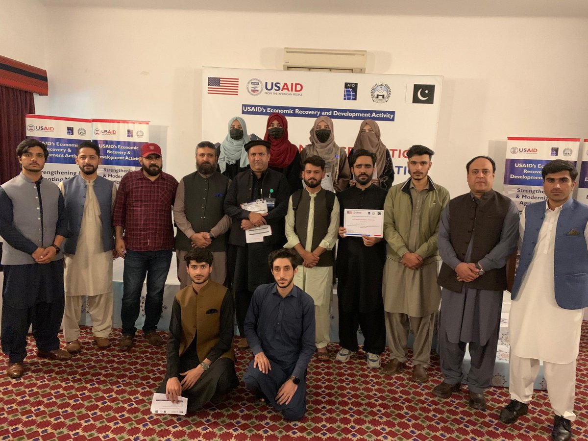 UOM_LowerDir_KP's tweet photo. #UniversityofMalakand 
BIC &amp; ORIC Team alongwith Students of University of Malakand attended "Next Generation Digital Innovation Workshop" organized at Swat Serena Hotel by USAID's Economic Recovery &amp; Development Activity(ERDA), Funded by US Agency for International Development. https://t.co/cKNa9RjTxM