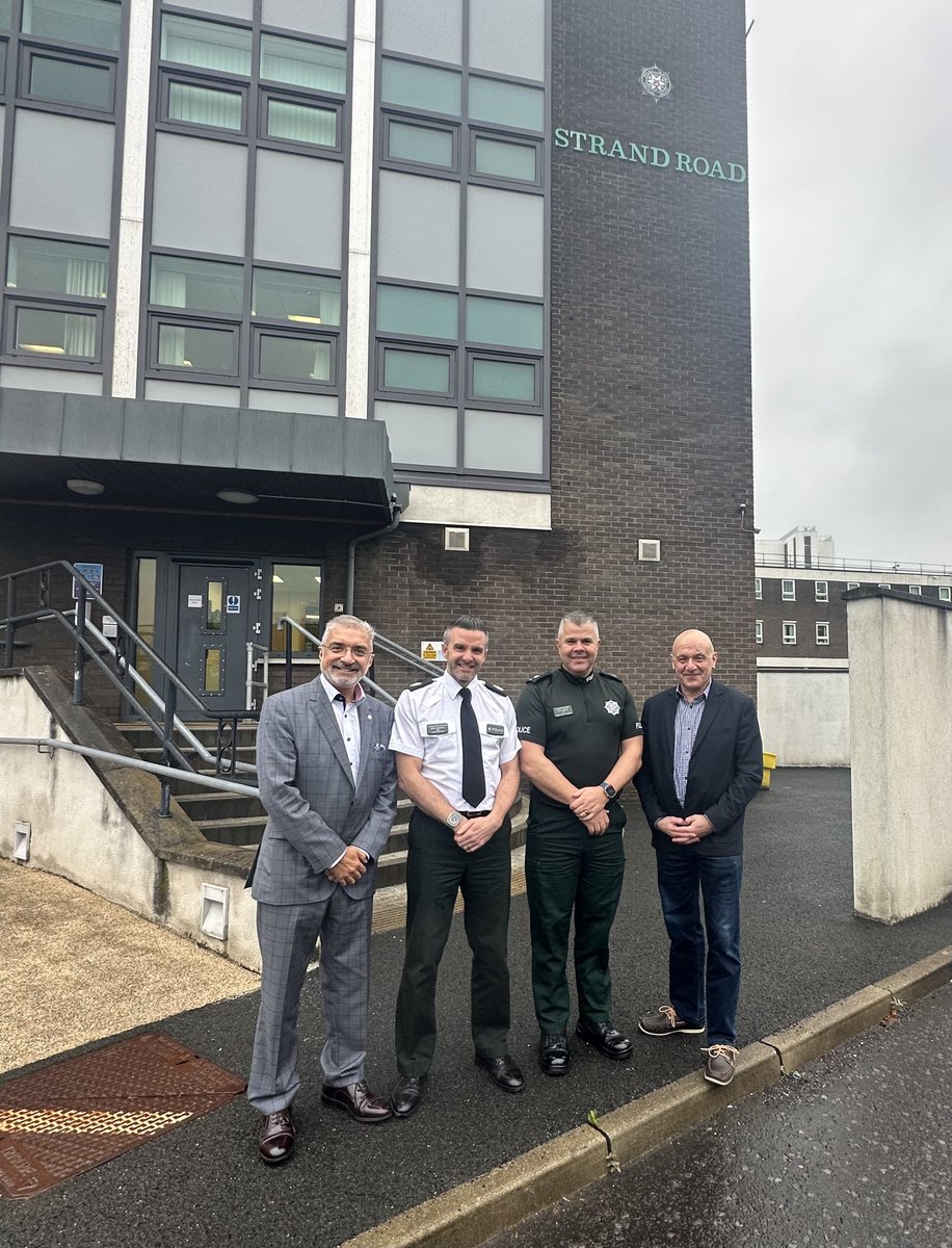 NIPolicingBoard's tweet image. Good to get out and about today with a visit to @PSNIDCSDistrict to meet officers &amp;amp; staff &amp;amp; hold our Partnership Ctte mtg.