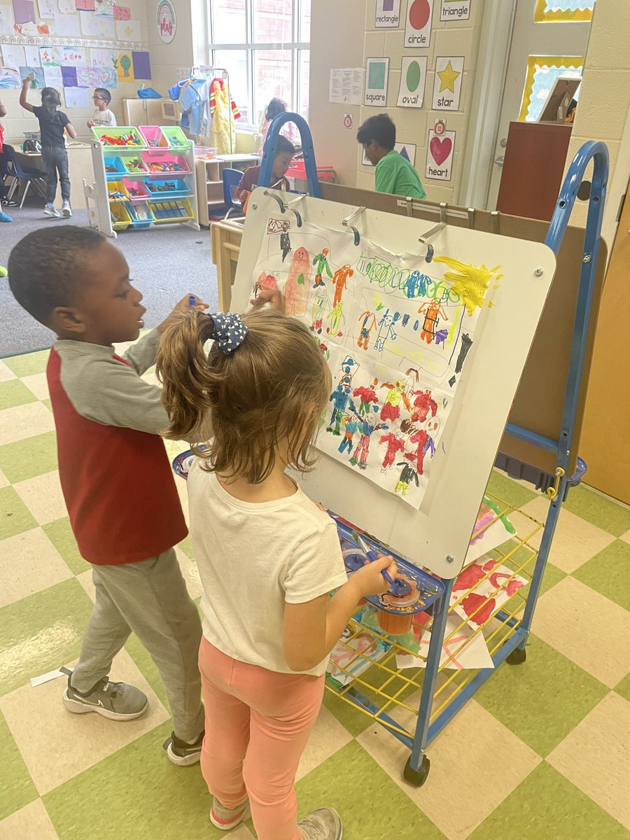 jimh704's tweet photo. Making a masterpiece in one of our kindergarten classrooms! @WROdellPrimary #unlockingthemagic #playbasedlearning https://t.co/0ax96gJYoU