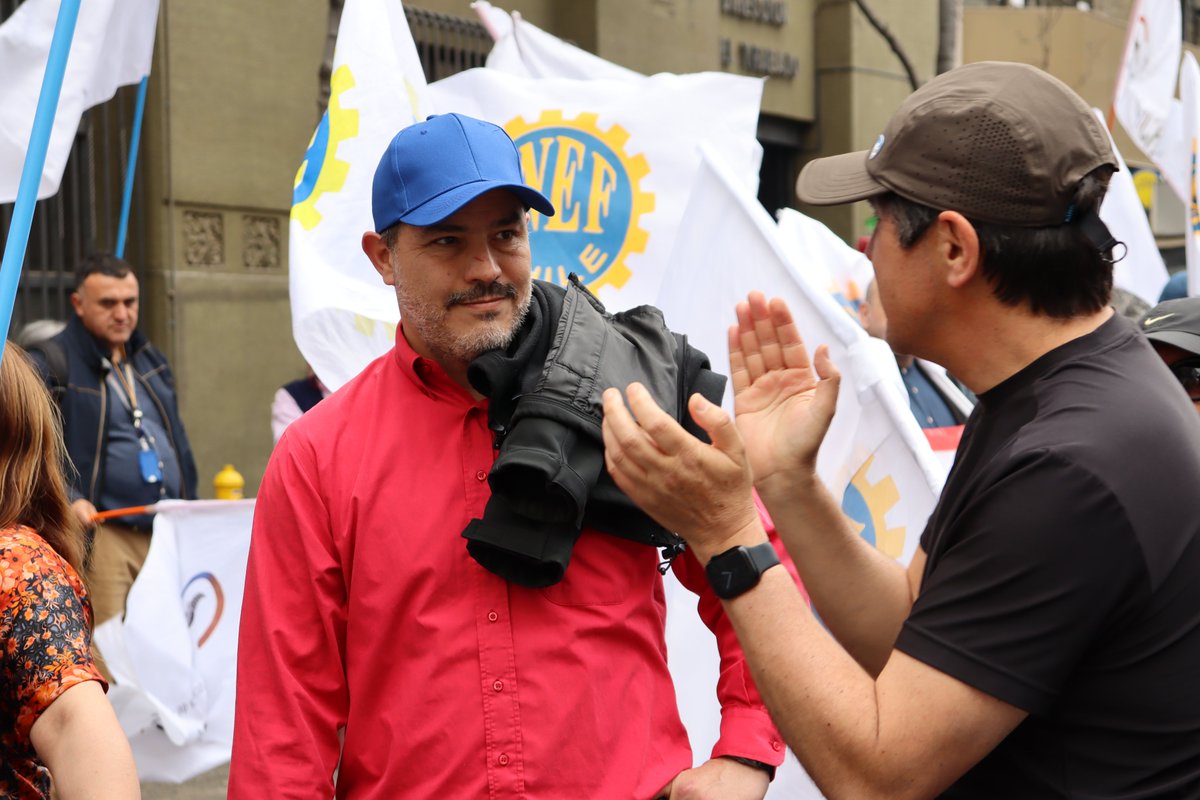 anefchile's tweet photo. 🤝Dirigentes nacionales de la ANEF nuevamente apoyaron la movilización y demandas de la ANEIICH y AFIICH.
#ANEFPresente #SIIEnParo https://t.co/Jd4CKhxqqh