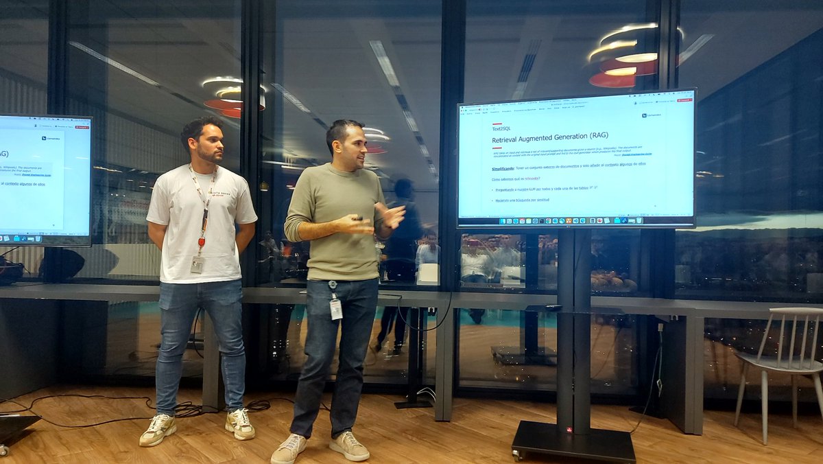 mmonjasEngineer's tweet image. Terminan Francisco Aguilera y Luis Rodríguez su charla de Text2SQL 
#pydatamadrid #python #pydata