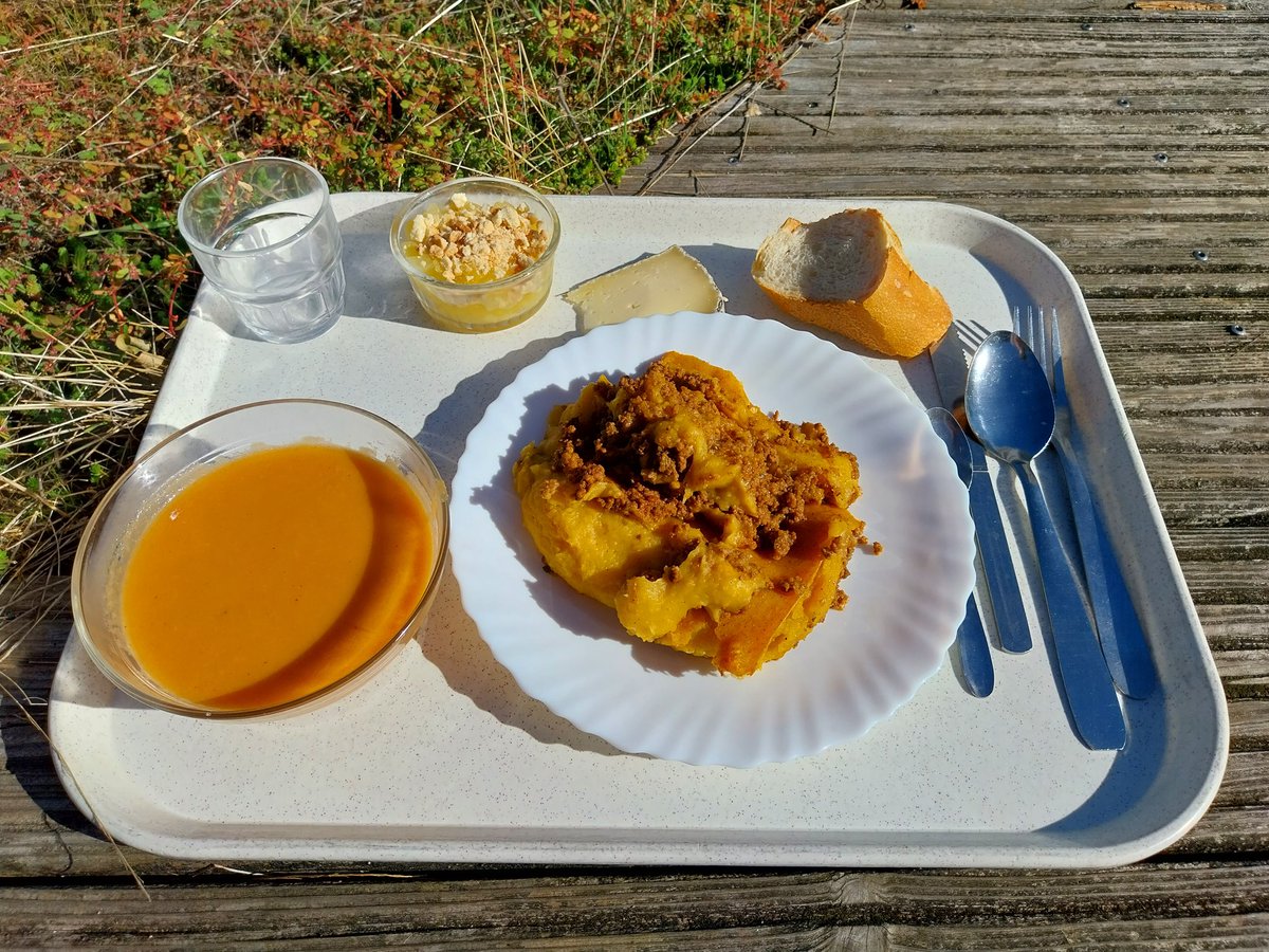 GalerneJ's tweet photo. 🥘 La @CdeParis20 participait au #LeGrandRepas ce 19-10-2023.
Un menu adapté du chef étoilé Raphaël REGO, parrain du territoire de Paris.
Ravi d'avoir contribué à la valorisation de ce repas cuisiné maison à base de produits bruts pour les 13 400 enfants de #Paris20.
#cantine https://t.co/M86ia8AC6c