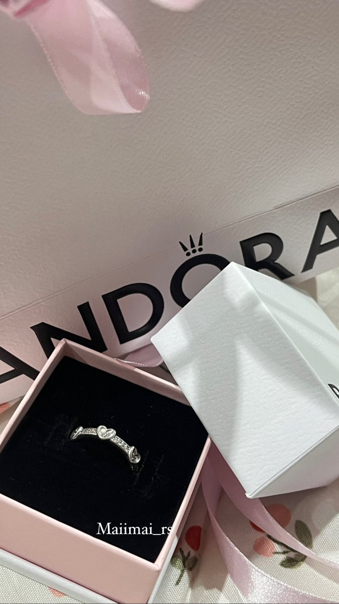 konsuaykongmark's tweet photo. แหวนpandora รุ่นฮิต size54 อุปกรณ์ครบ ถุง กล่อง ใบเสร็จ เหมือนซื้อจากช้อปเอง 
จากราคา3400 ขาย2200รวมส่ง📌📌 พร้อมโอนลดได้อีกดูเพิ่มเติมได้ค่ะ #pandoraมือสอง #แพนโดร่า #ส่งต่อpandora #ส่งต่อ #ส่งต่อcintageshop #ส่งต่อคสอ #ส่งต่อstylistshop #ส่งต่อเสื้อผ้ามือ2 #ส่งต่อเสื้อผ้ามือสอง https://t.co/ZcRChdVK3p