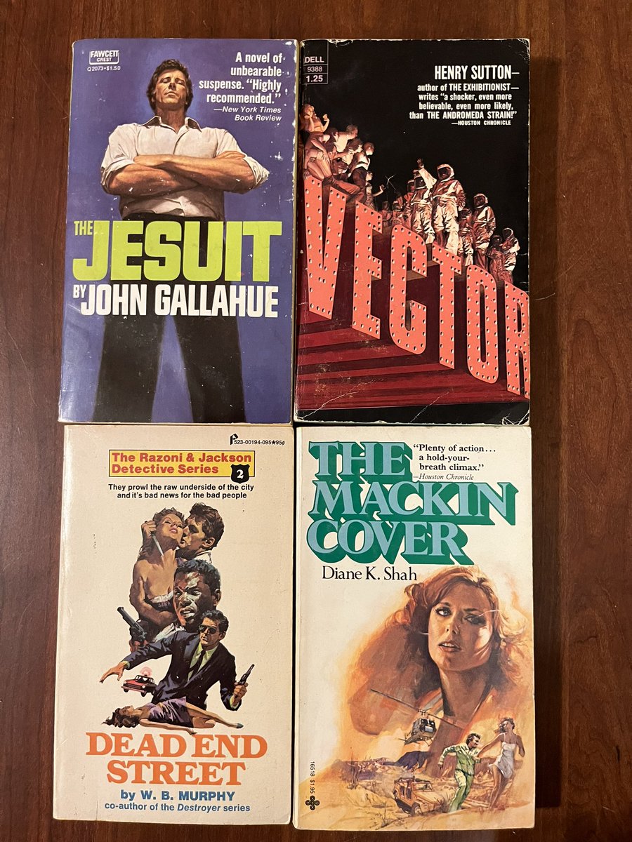 PaperbackPapa's tweet image. I went to paperbacking today for the first time in a long while. It felt good to get back out there. These were my finds.