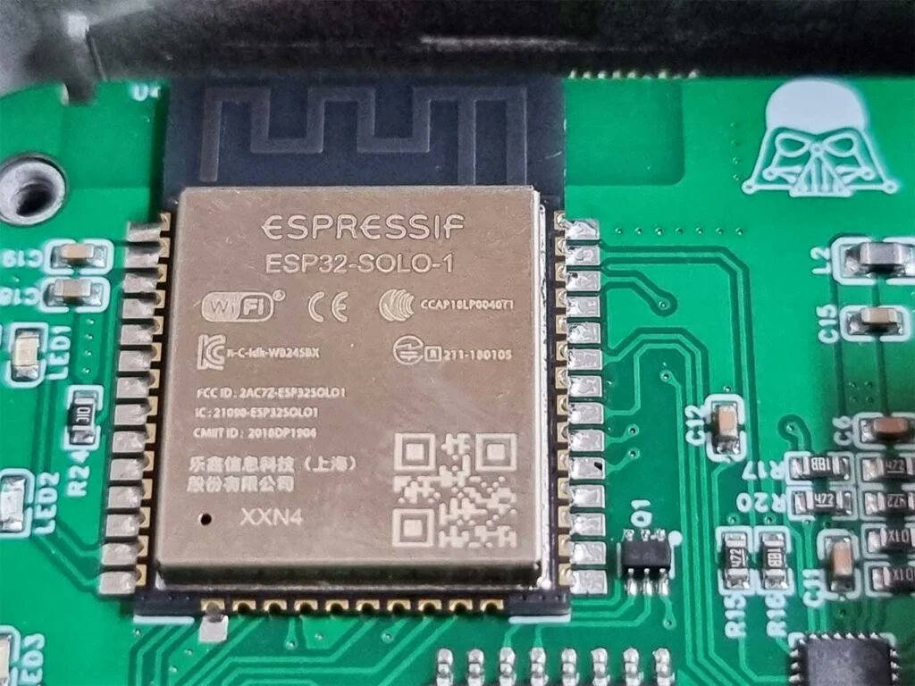SmartHomeScene's tweet image. Inside the ZigStar UZG-01. Can be flashed with a combo Zigbee+Bluetooth firmware and be used as a proxy.
Only for the brave
#zigbee
#zigbee2mqtt
@zig_star4u