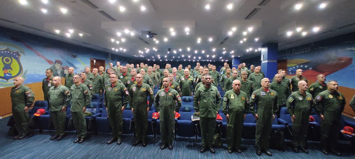 AMB_FANB's tweet photo. 📸 #EnFotos || En el marco del 103° aniversario de la @AMB_FANB, 45° del @CODAI_FANB y del 31° de la revolución cívico - militar del #27Nov92, se realizó Jornada Operacional en el Auditorio Hugo Chávez de la @AmabUmbv. https://t.co/NAh2IqE6ra