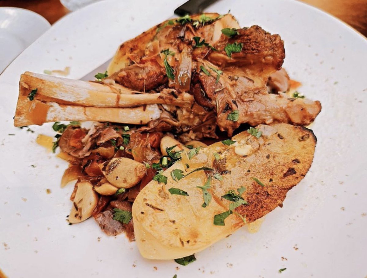 GreektownChi's tweet image. Doesn’t this look delicious?! Splendid arni fourno from @AthenaRestaurant beautifully captured by @juliesjourneyslife! Add this to your list of Greektown plates to try.
 
#athenarestaurant #lampchops #greekdishes #greekfood #greekfoodie #greektownchicago #greektownchi