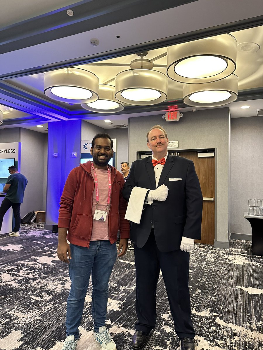 mukhasirshah's tweet image. With the Jenkins Butler at #DevOpsWorld @devopsworldconf 
Amazing sessions going on.