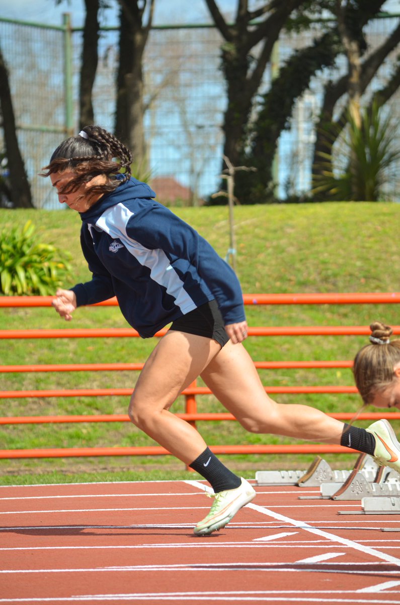 Holiss, soy Valen Polanco integrante de la selección arg y estoy en busqueda de sponsors que les interese apoyar mi carrera deportiva.
Para esto necesito de su ayuda asi le damos un poco de difusión a mi perfil para que lo conozcan las marcas.
Con seguirme o darle rt me ayuda