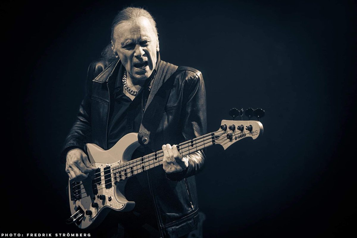 BillyonBass's tweet photo. Onstage here in Berlin Germany in about an hour—so great to be back here again!! https://t.co/TVWyOzNweA