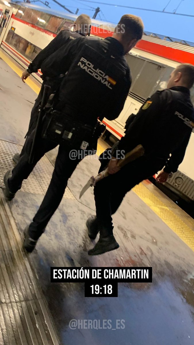 herqles_es's tweet photo. 🇪🇦 | Arma casera incautada por la Policía Nacional en Chamartín, Madrid, hace unos minutos. 

Las bandas extranjeras crecen y se organizan a lo largo de todo el territorio nacional Mientras la UE y el gobierno de Sanchez buscan fórmulas para introducir más inmigración en nuestras naciones.