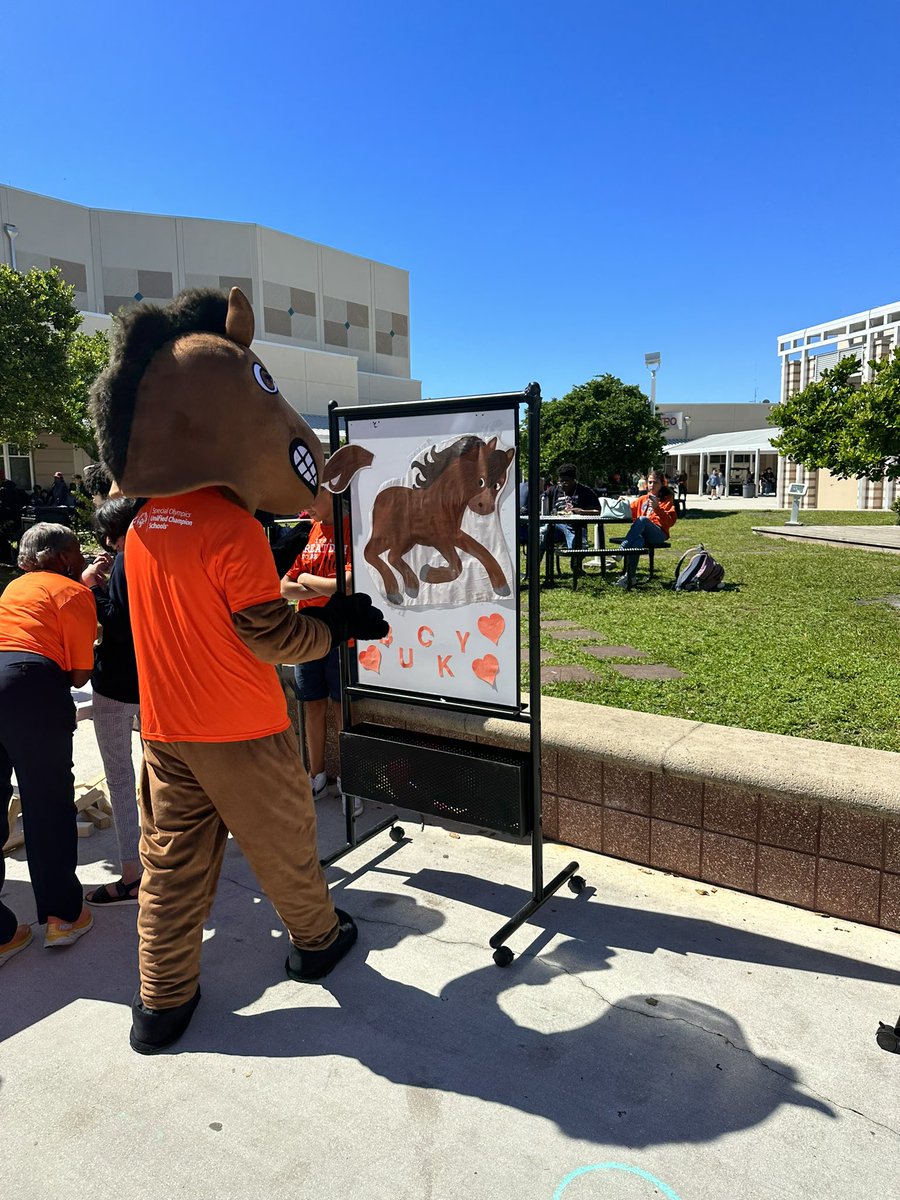 BroncosPBCHS's tweet image. Check out our Broncos celebrating Unity Day! 🧡Today, we wore orange to show we are united against bullying, and we stand for kindness, acceptance, and inclusion! @PBCentral_Princ 

#peaceloveunity
#bullyingpreventionmonth