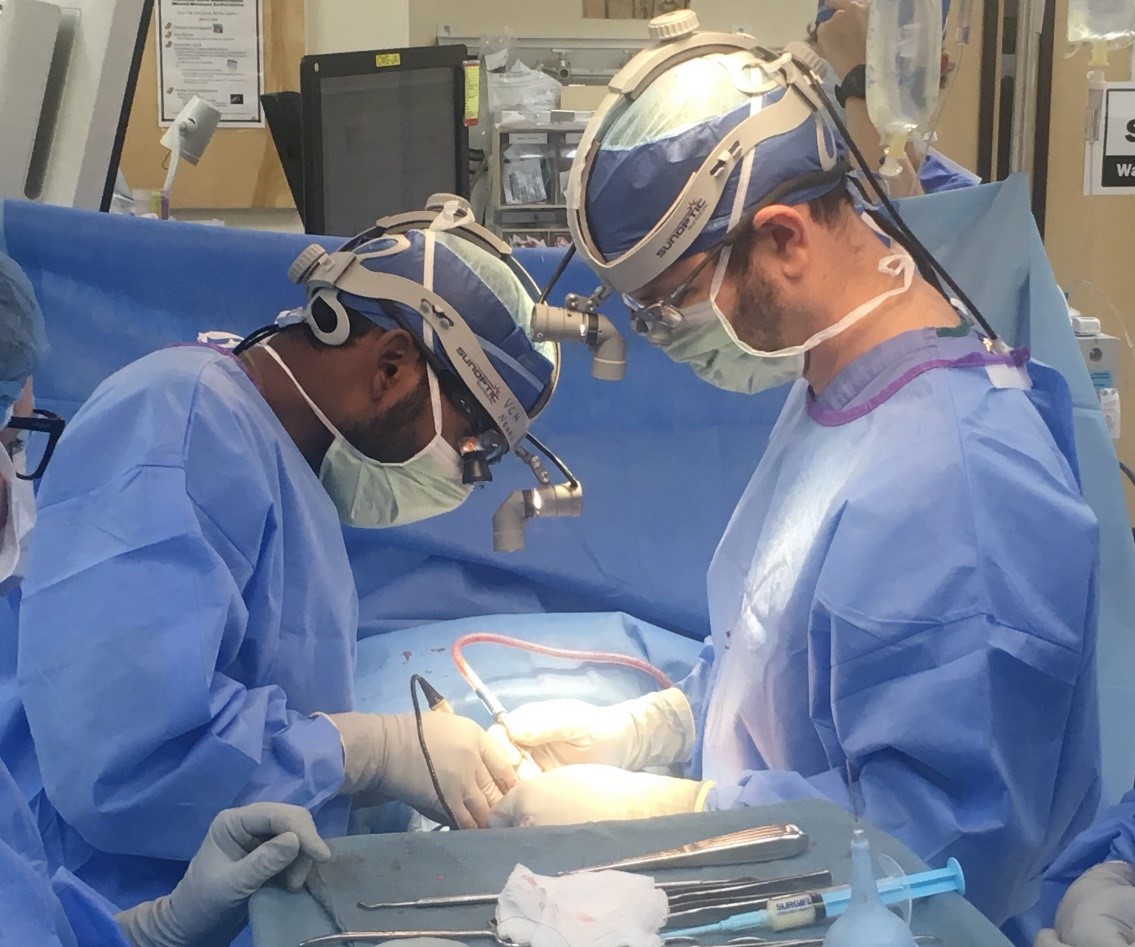 #Pediatric #neurosurgeon @JayWellons5 share stories from the operating room, including performing #spinesurgery on an in-utero fetus to correct #SpinaBifida. Read more during Spina Bifida Awareness Month: bit.ly/3Oo3rPq