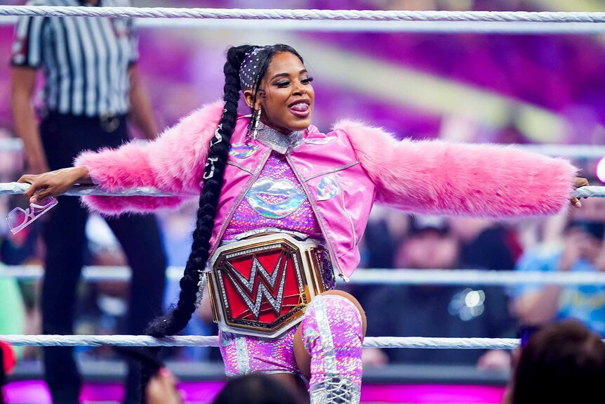 BeastWrestler21's tweet image. Hey guys, I'm officially a WWE Shop partner! Use my link to buy merch from your favorite talent!
wwe-shop.sjv.io/xkbbov