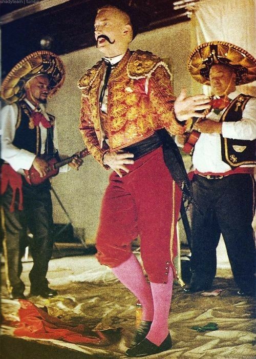 ㅤ

　　　 Halloween costume? 

                          #Freerol