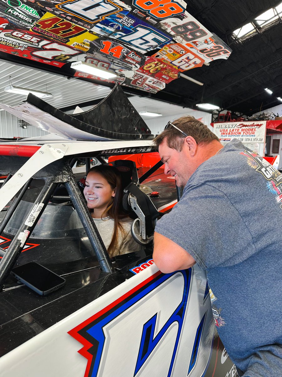 kaylee11b's tweet photo. Iβm so excited to have the opportunity to honor Hayden Ross by driving his car at Thunderbird Speedway next week (10/27/23). Thank you Brady and Liz Ross! I hope you all get the chance to come out and support. Letβs go racing! #Forever66 https://t.co/H4ftDBhrlu