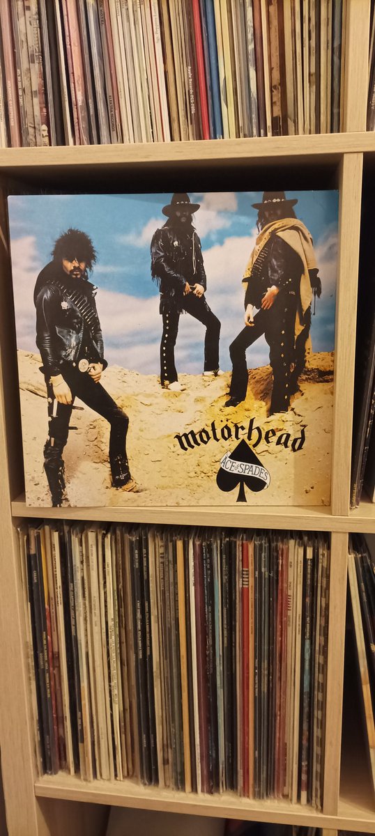 Motorhead 'Ace of spades'
#NowPlaying #nowspinning #vinylcollectionpost #vinylrecords #vinylcollection #vinylcommunity #recordcollection #record