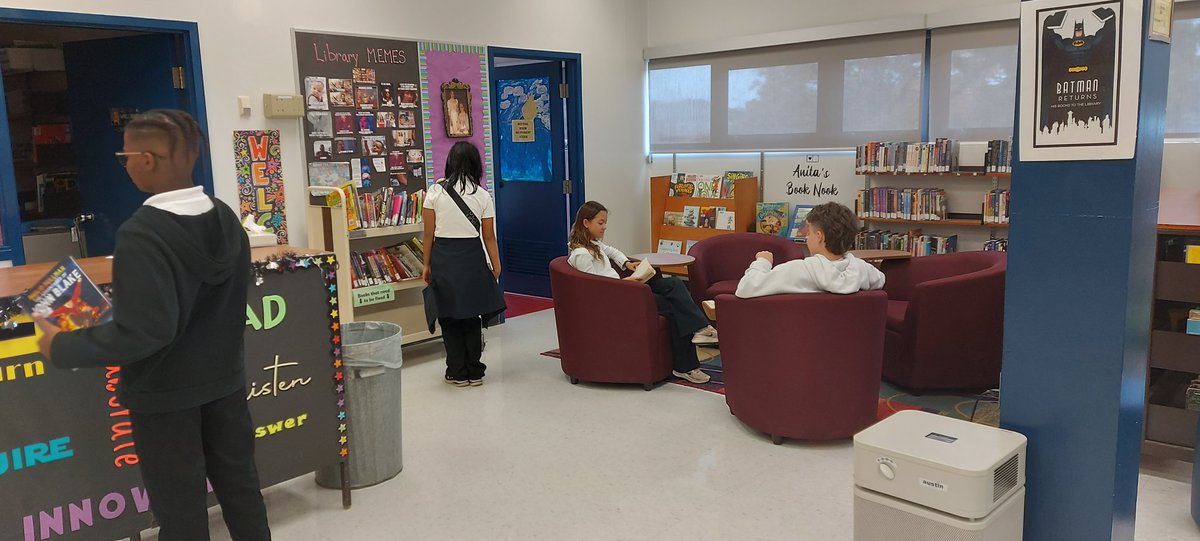 7E loves to come to the library to browse books and read. Today, we read a spooky story together and brainstormed for a 2 sentence scary story competition. 👻😱 <a href="/TDSBLaporte/">Pierre Laporte M.S.</a>