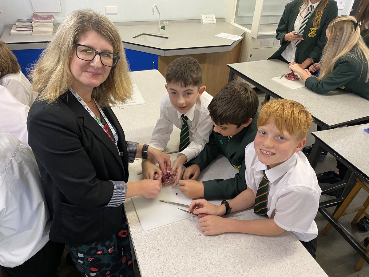 NewentScience's tweet photo. Biology week 🎉 What a  fintastic week with students being schooled in the art of dissecting. With a total of 36 students joining the club it really was the heart and sole of the school …it was the plaice to be and many said you Aorta not miss this 😂#newentscience #Newentschool https://t.co/zHzEneFHTI