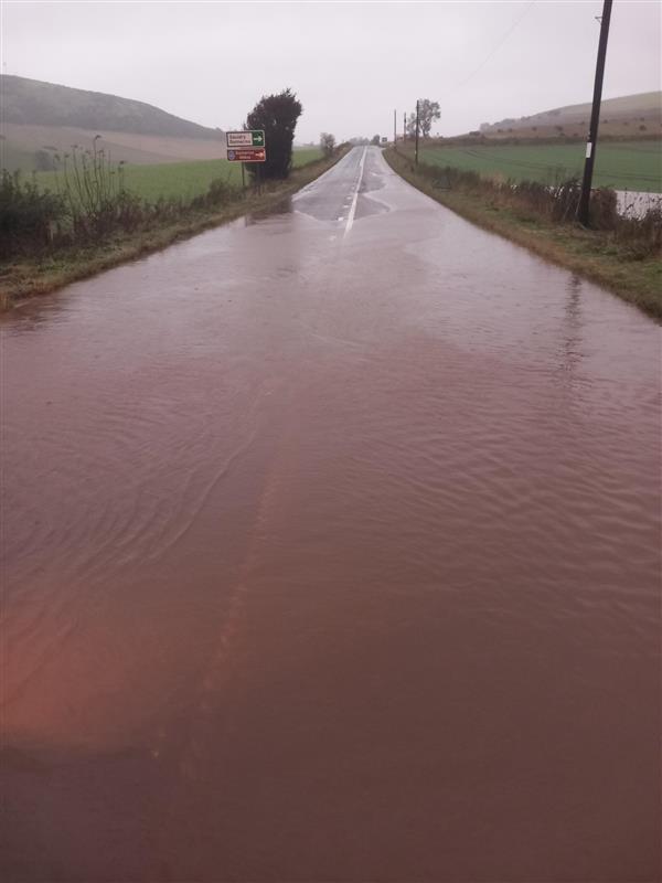 <a href="/NETrunkRoads/">Amey NE Trunk Roads</a> UPDATE❗ ⌚19:34

#A92 Kilmany

CLOSED in both directions between Rathillet and Kilmany due to flooding⛔

Diversion information can be found at traffic.gov.scot 

Below is a picture of the flooding in the area! 

<a href="/NETrunkRoads/">Amey NE Trunk Roads</a>
