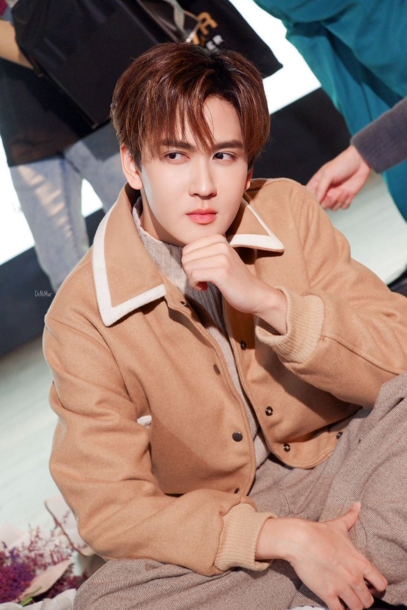 BNimmin's tweet photo. หล่อเท่มากค่ะพี่เบ้บ
07.05.23
ELEMENTHunni
#ELEMENTHunni
#นัสยิ้มจิ้มแก้ม #BonusElement
#ELEMENTTH https://t.co/PLnj0zN09t