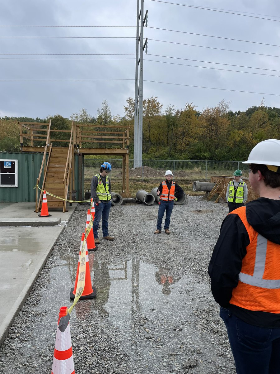 LSCCE_Fulk's tweet photo. @PurdueCEM Amazing day in the field as we conducted a joint #TempStructures and #Capstone lab at #SBRITE Enjoyed the Josh’s leading the safety brief and execution overview #ExperientialLearning on display 👀 #BoilerUP 🚂 #construction #engineering https://t.co/azli10qpJH