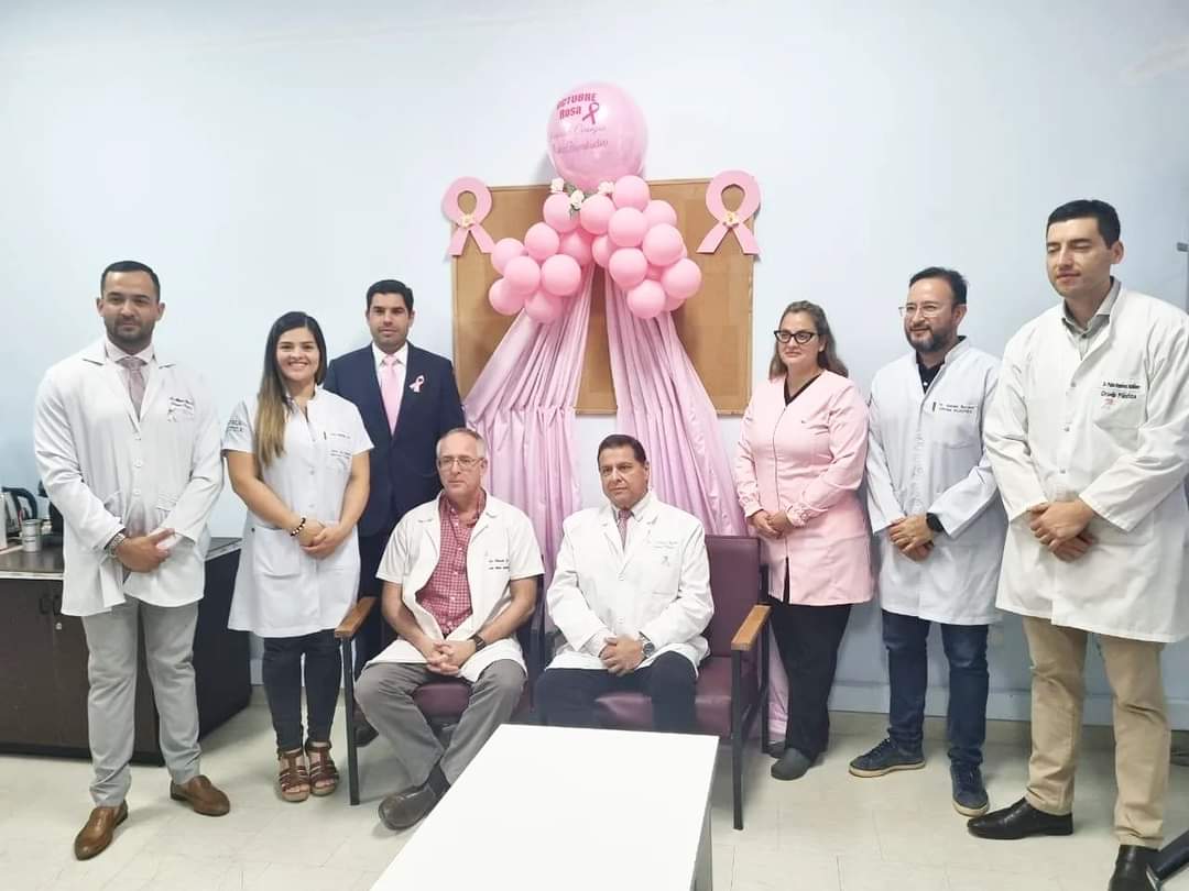 SPACPRE's tweet photo. Acto de conmemoración en el marco de la Campaña Mundial Octubre Rosa 💗

El evento contó con la participación de miembros de la Sociedad Paraguaya de Cirugía Plástica Reconstructiva y Estética, dando énfasis al Día de la Concienciación de la Reconstrucción Mamaria.

#OctubreRosa https://t.co/DYElNH3ZBM